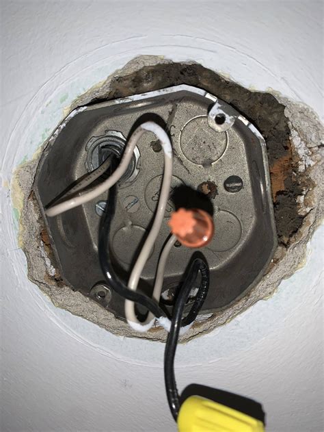 no grounding wire in ceiling box